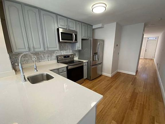 4th image of 802 Mangold St
