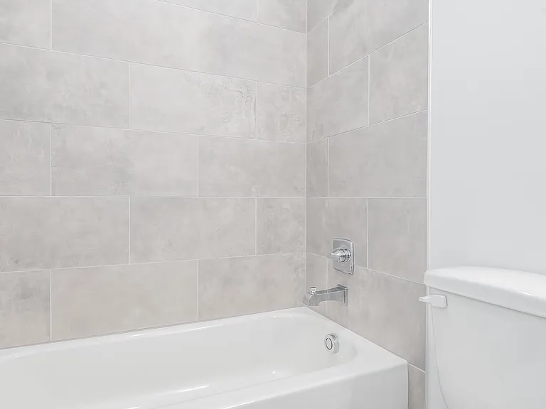 4616 Broadwick St — Photo 21