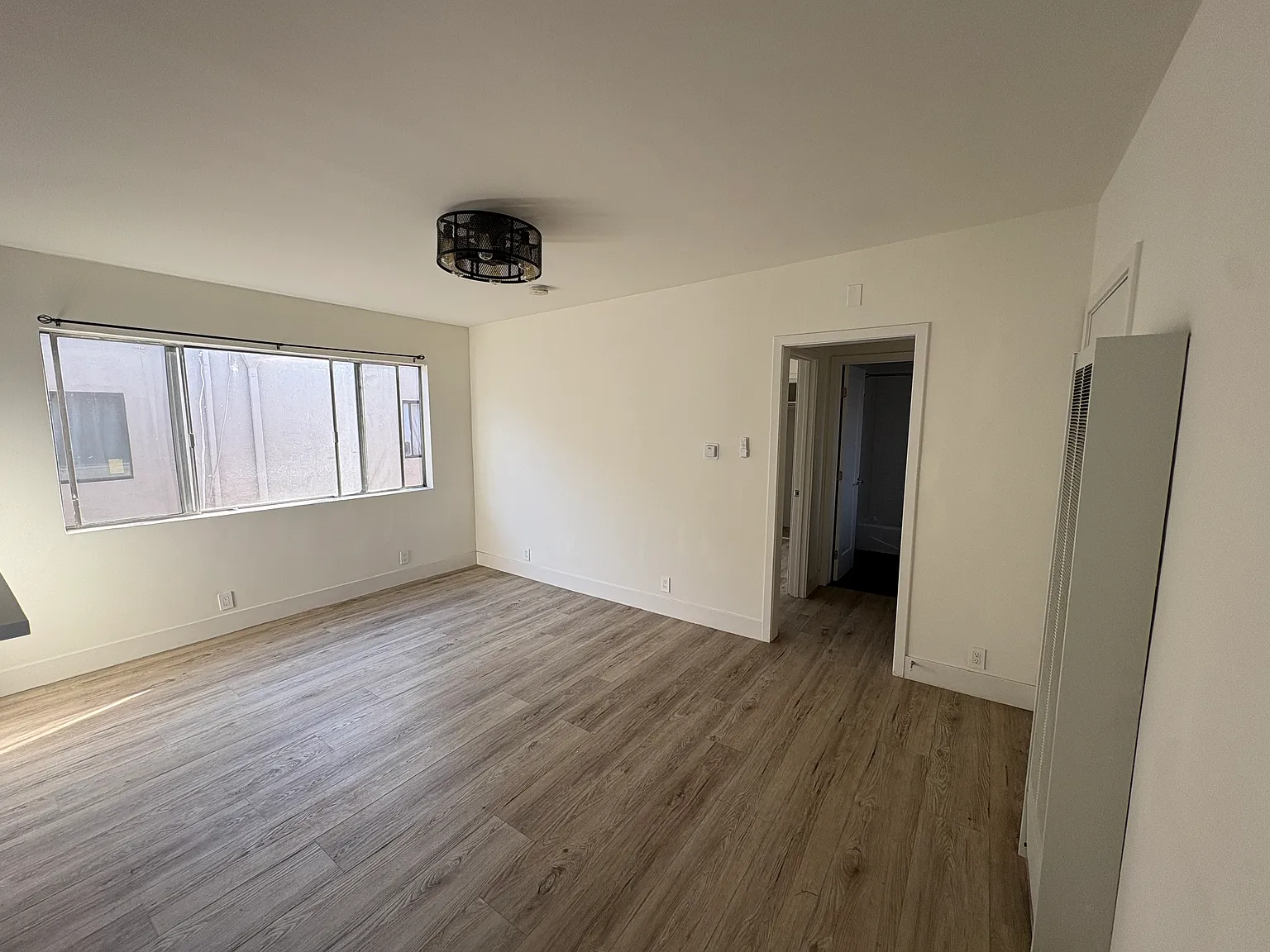 1 bed, 700 sqft, $1,890 — Photo 3