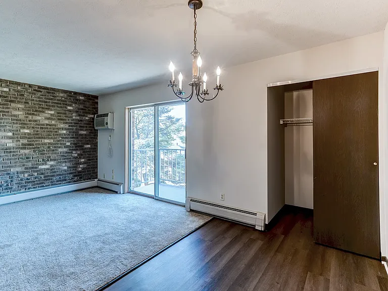 Stoneridge West Apartments — Photo 1
