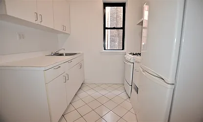 Rented by Manhattan Realty Group