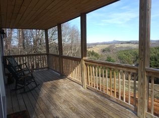 1099 Collier School Rd, Hillsville, VA 24343