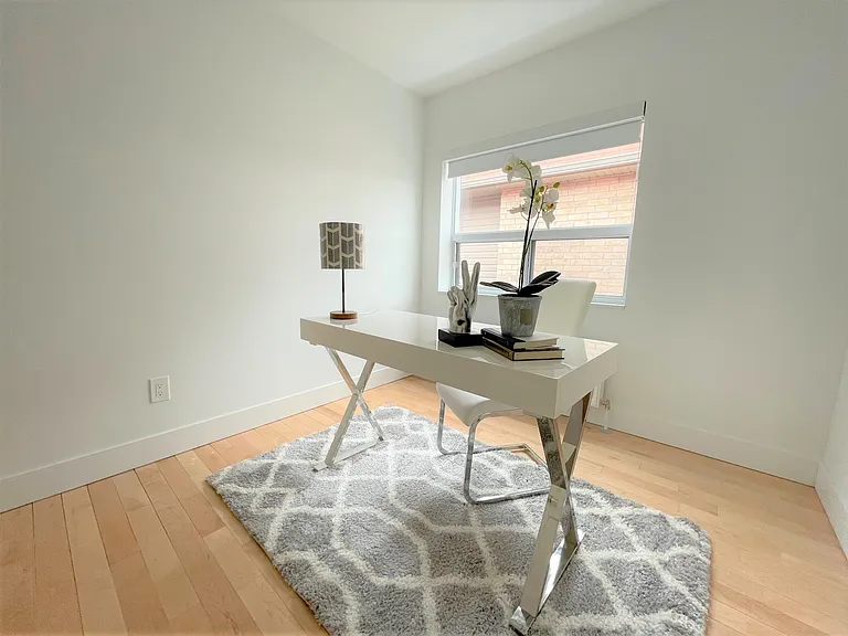 8 Castleton Ave — Photo 13