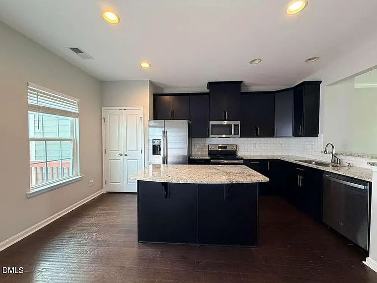 112 Brier Summit Pl — Photo 8