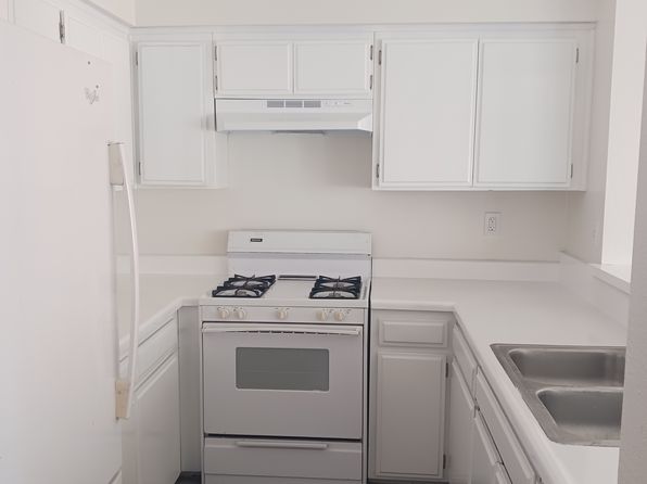 430 W 8th St APT 18