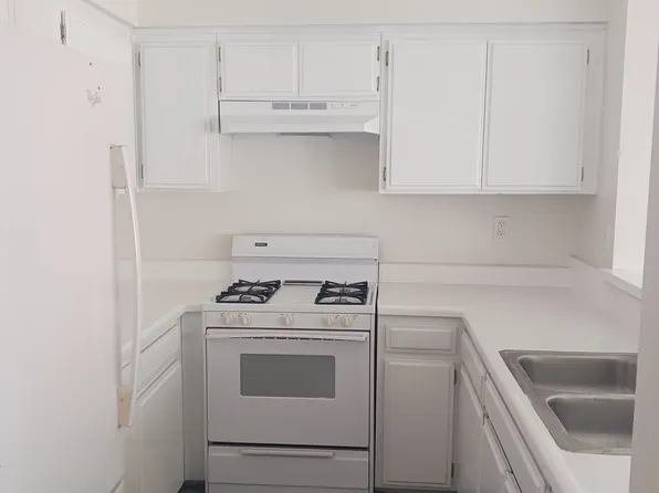 430 W 8th St APT 18, San Pedro, CA 90731