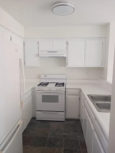 430 W 8th St Photo 1