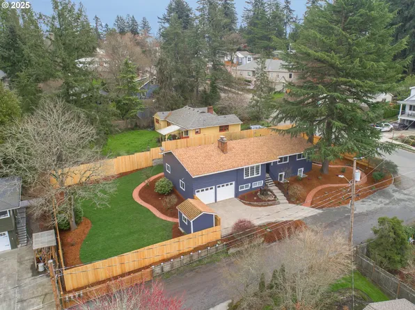 8330 SW 43rd Ave, Portland, OR 97219