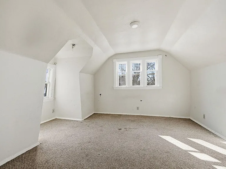 Unit Photo