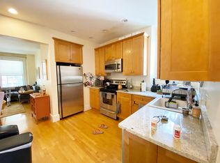 2 Arlington St APT 11, Cambridge, MA 02140