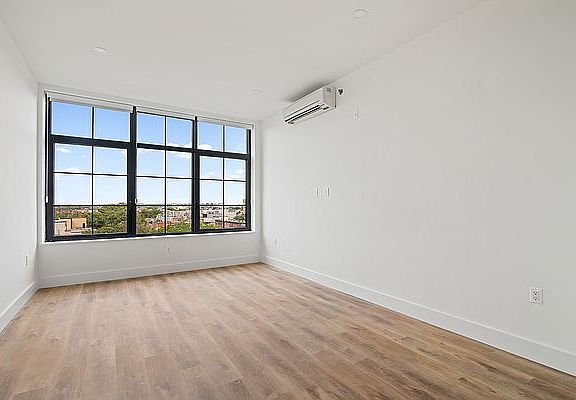 4th image of 1104 Bedford Ave APT 405
