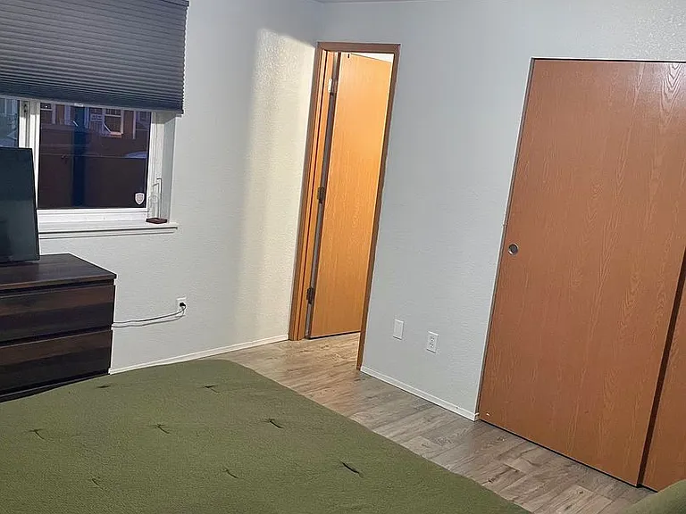 689 SW William Ave — Photo 21