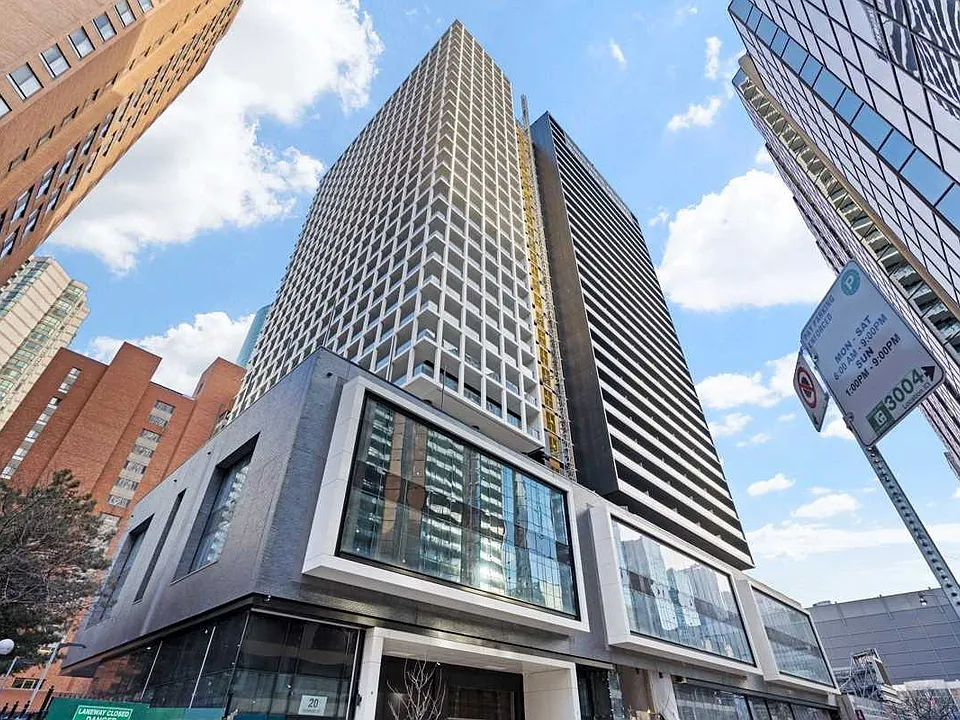 20 Edward St #1315