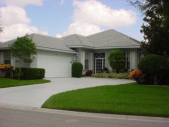 1st image of 189 NW Bentley Cir