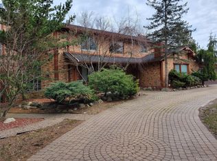 5549 Perrytown Dr, West Bloomfield, MI