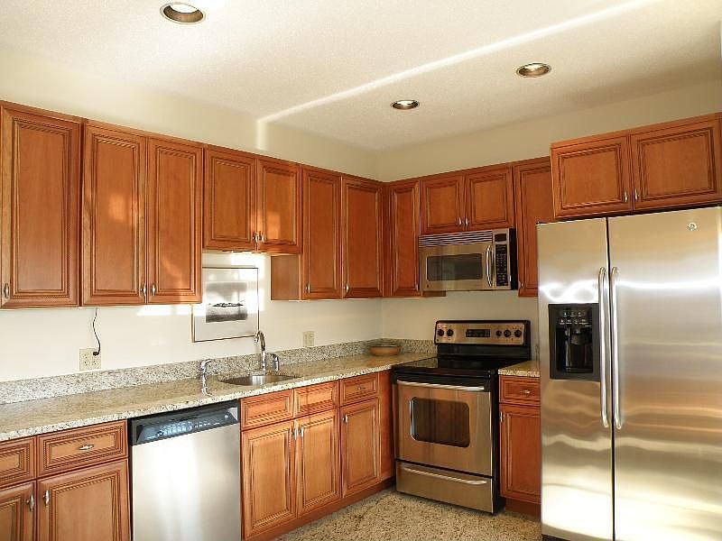 2nd image of 75 Province Lands Rd APT 8