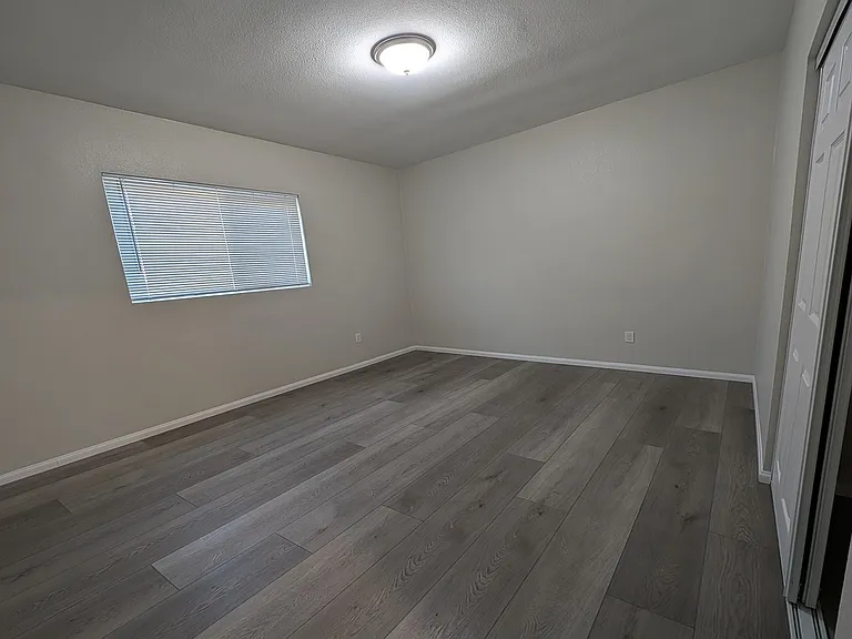 1444 W Grand Ave — Photo 9