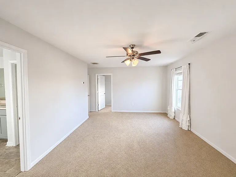 1415 Deer Hollow Run — Photo 2