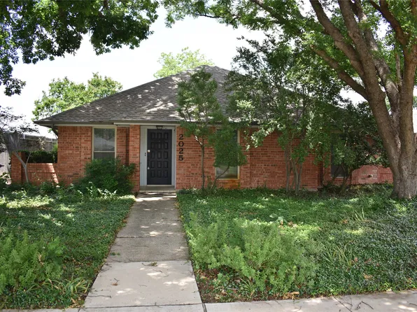 2025 Espinosa Dr, Carrollton, TX 75010