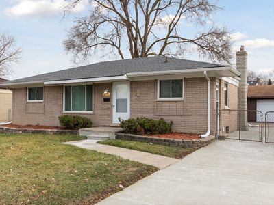 8974 Independence Dr, Sterling Heights, MI, 48313