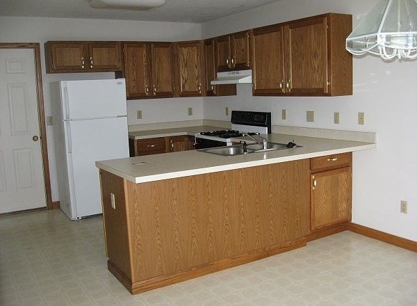 2nd image of 5043 Breezewood Ln