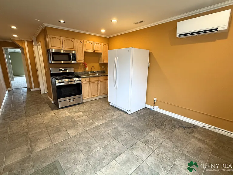 72 Crestview Ave #B — Photo 3