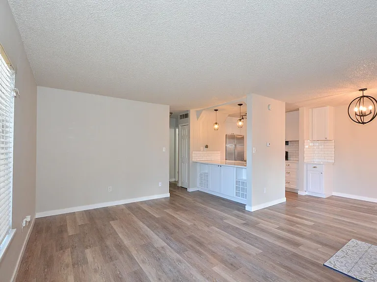 935 Saturn Dr #217 — Photo 5