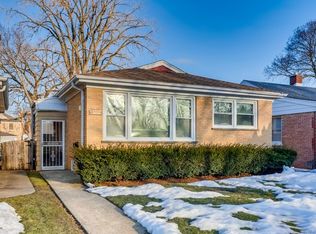 8231 Kildare Ave, Skokie, IL 60076