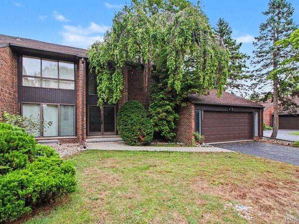 3031 Lindenwood Dr