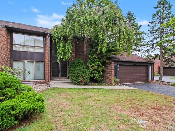 3031 Lindenwood Dr, Dearborn, MI 48120