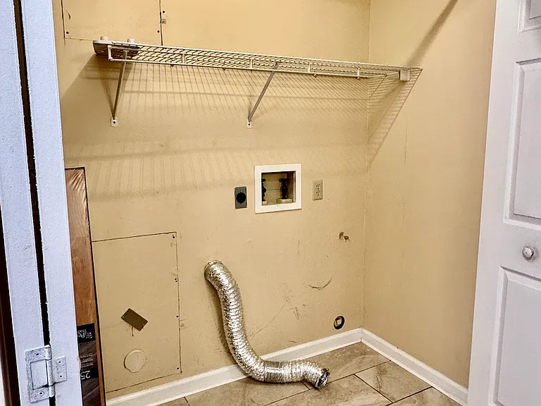 1424 Clear Brook Dr — Photo 18