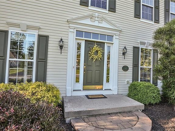 4th image of 528 Deer Haven Dr