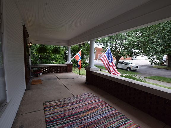 4th image of 209 E Court St