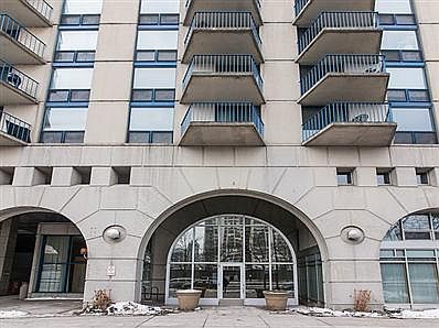 2nd image of 1250 N La Salle Dr APT 1313
