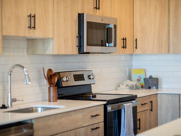 Vale | 11816 Wayzata Blvd, Hopkins, MN