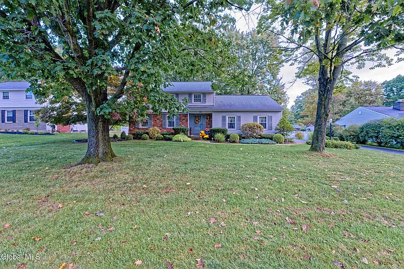 4th image of 25 Lorwood Drive