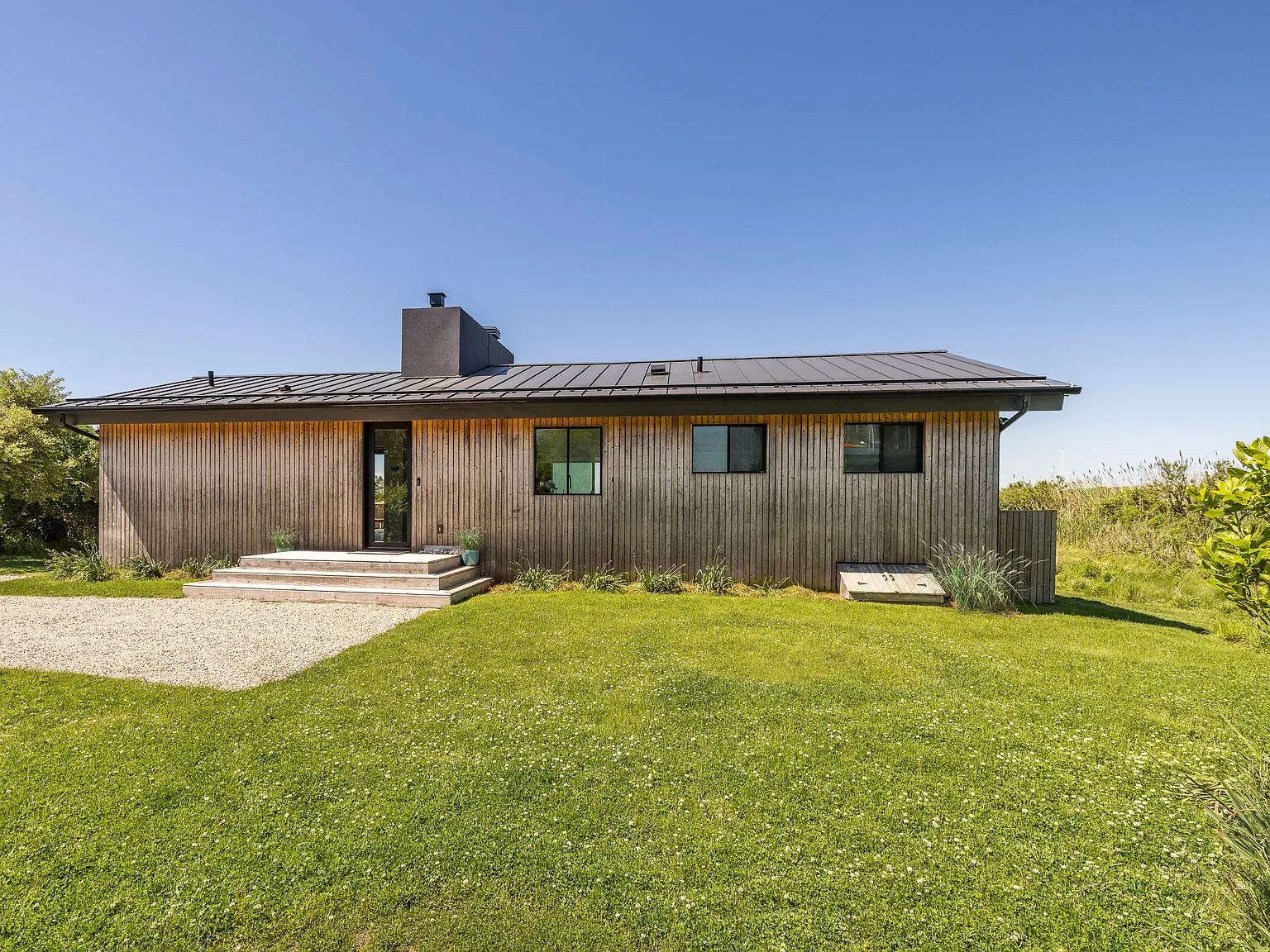 419 East Lake Drive A Special Montauk Waterfront Retreat — Photo 2