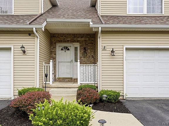 3rd image of 947 Maryvale Dr