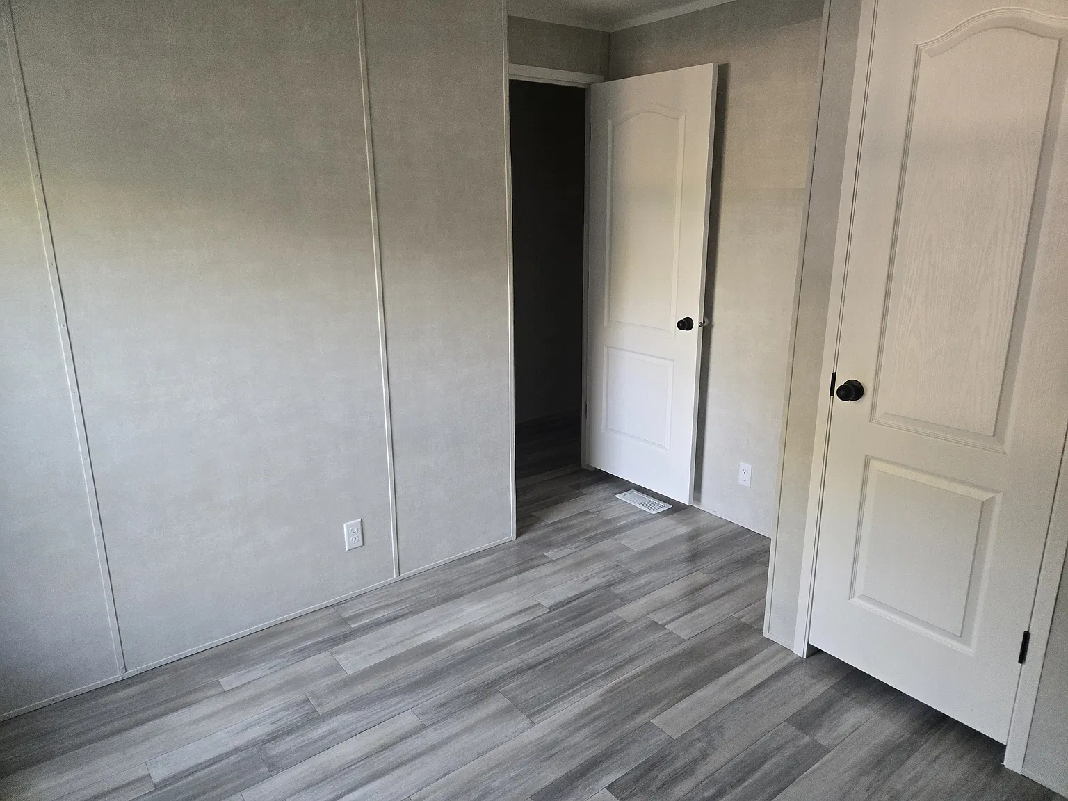 3 bed, 1056 sqft, $975 — Photo 3
