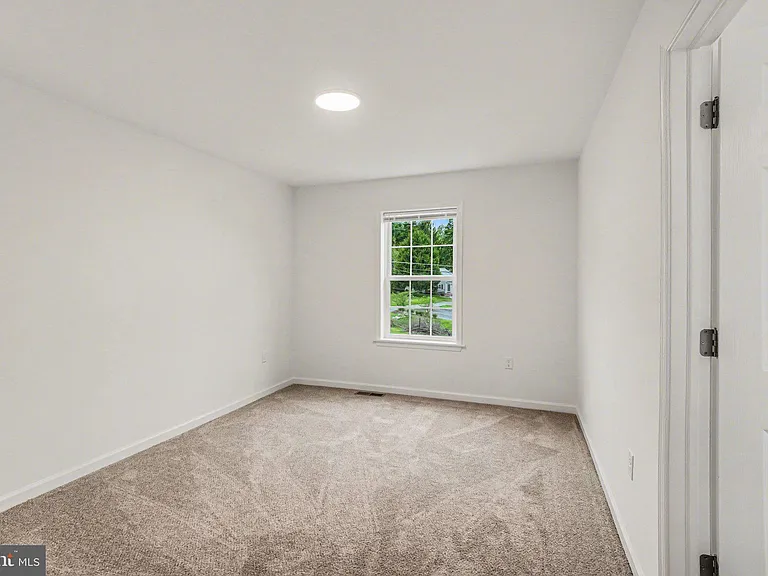 22 Sand St — Photo 18