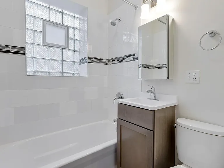 6041 S Saint Lawrence Ave #2N — Photo 1