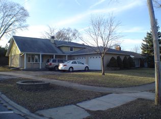 155 Muehl Dr, Lockport, IL 60441