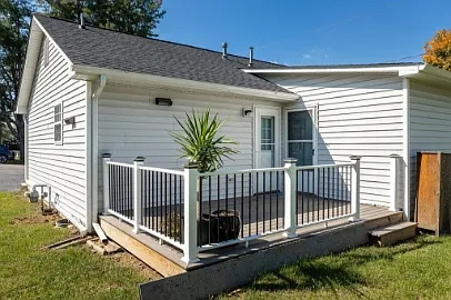 105 Hemlock St — Photo 4