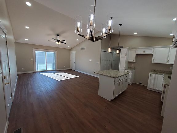 4th image of 707 Layne Dr