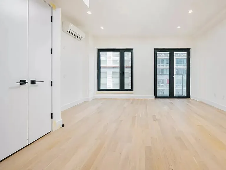 260 Gold St #312 — Photo 5