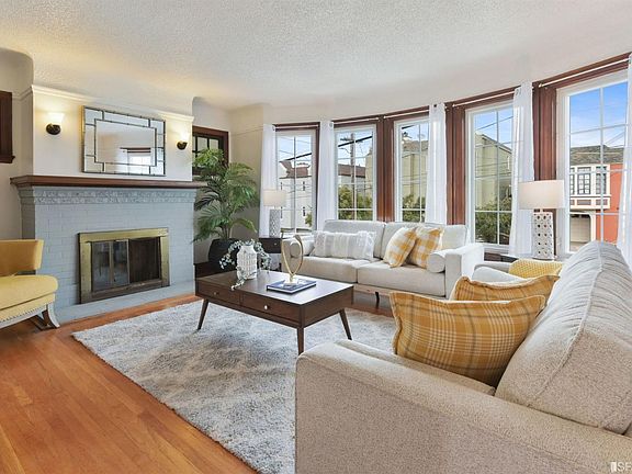 3rd image of 4031 Cabrillo St