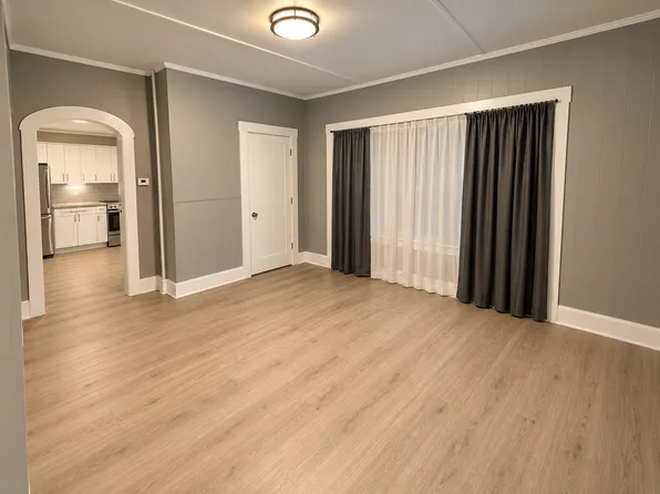 34 W 3rd St #1, Lowell, MA 01850