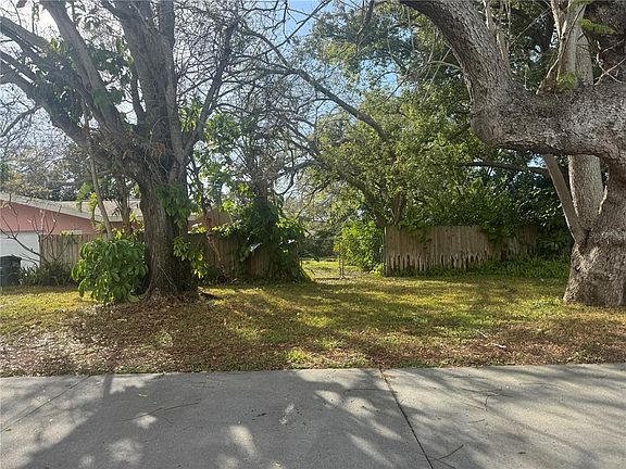 5th image of 1546 Belleair Rd