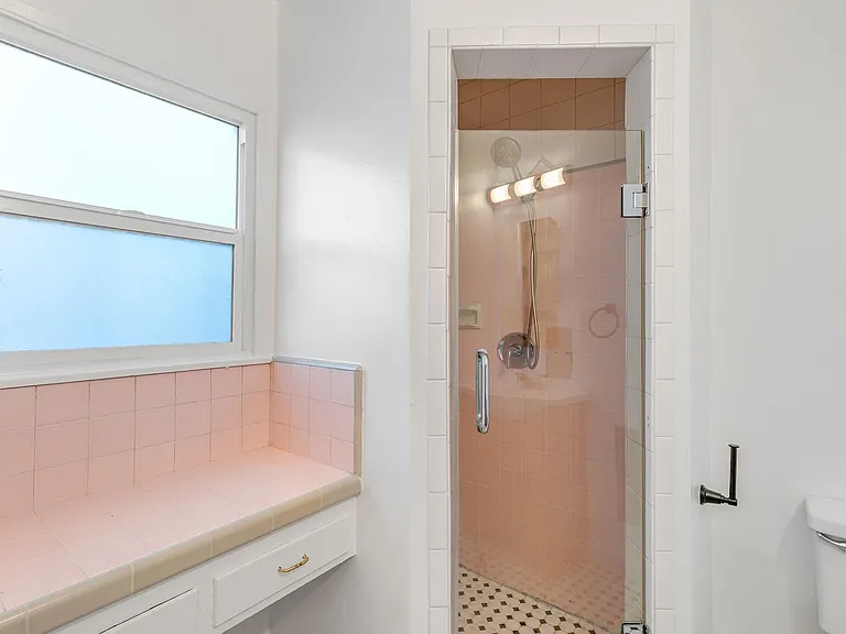 1122 S. Shenandoah St. — Photo 11