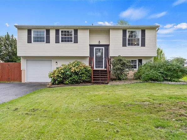 8407 Falcon Dr, Liverpool, NY 13090